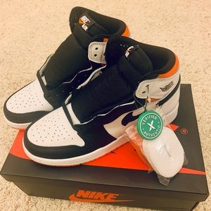 Nike Air Jordan 1 High Retro High OG Shoes 6.5Y